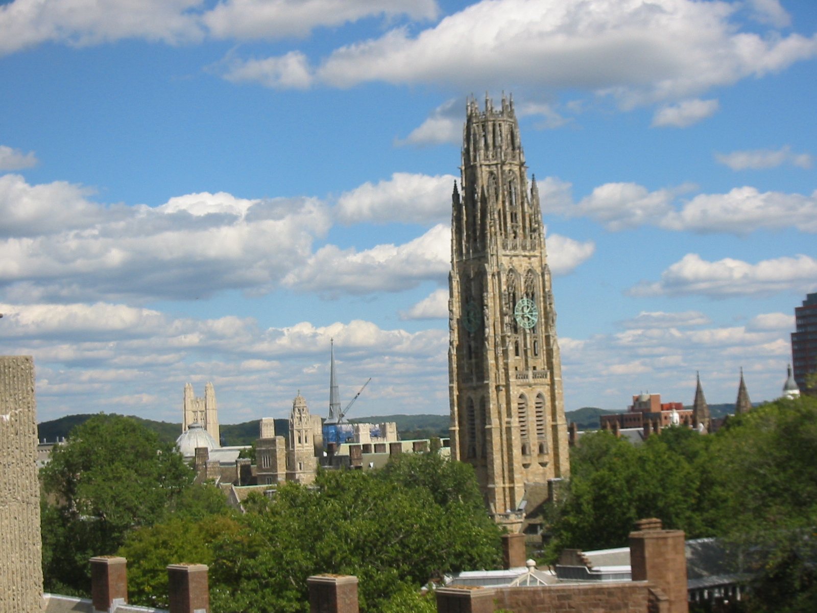 Harkness Tower and Yale campus buildings in New Haven, Connecticut